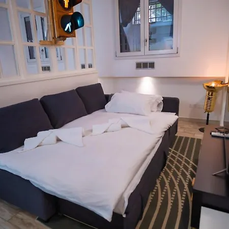 M1 Lotto San Siro Eclectic Pied A Terre Apartment *